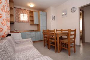 Kuchyňa alebo kuchynka v ubytovaní Apartment in Rosolina Mare 25073 + 12 fotografií