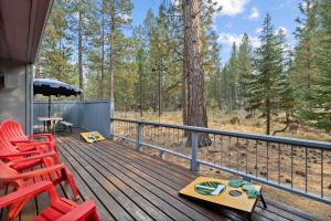 Balkón nebo terasa v ubytování 3 Br Sleeps 7 Hot Tub Foosball Wood Stove Bikes