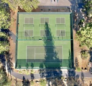 Tenis a/nebo squash v ubytování 3 Br Sleeps 7 Hot Tub Foosball Wood Stove Bikes nebo okolí