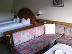 Postel nebo postele na pokoji v ubytování Hotel Schauinsland