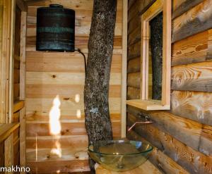 Fotografija u galeriji objekta Cabane de la Bannette - Magnifique cabane dans les arbres, vue panoramique u gradu Thoard