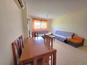 Część wypoczynkowa w obiekcie Miralmar 2 - Apartamento a 50 metros de la playa