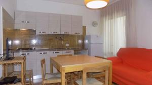 Kuchyň nebo kuchyňský kout v ubytování Apartment in Eraclea Mare 25654