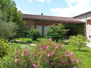 Κήπος έξω από το Maison d'hôtes la Passemarié +14 φωτογραφίες