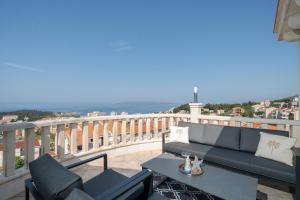 Balkón alebo terasa v ubytovaní Villa Božica - sea view stone villa with free parking