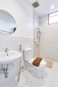 Et bad på Ray's Home,3BR with front yard,walkable to Nimman
