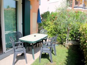 Fotografia z galérie ubytovania Small residence with swimming pool and 8 lovely apartments v destinácii Lazise
