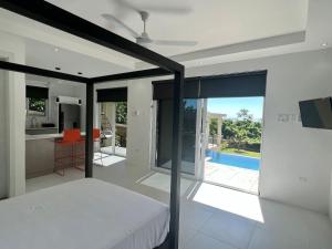 Imagen de la galería de The Indianna Luxury Pool & Spa, en Whitehouse