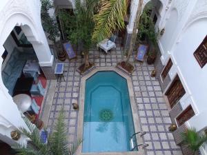 Bazén v ubytování Riad & Spa Esprit Du Maroc nebo v jeho okolí