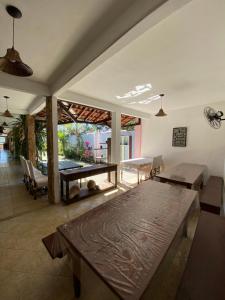 Posezení v ubytování Pousada Brisamar Paraty COMECE O DIA COM UM CAFÉ DA MANHÃ INESQUECÍVEL