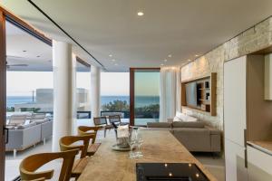 Posezení v ubytování Seanatra Luxury Villas