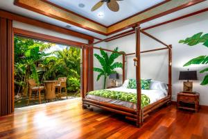 Postel nebo postele na pokoji v ubytování KBM Resorts FREE CAR Oceanfront NEW Premium 4 Bedroom Villa with in-home Movie Theater and Private Pool and Hot Tub AC Kolea-Kai-8 + 33 fotografií