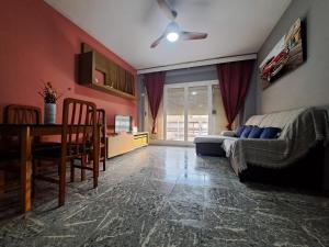 Fotografia z galérie ubytovania Apartamento urb 1 linea playa muchavista v destinácii El Campello