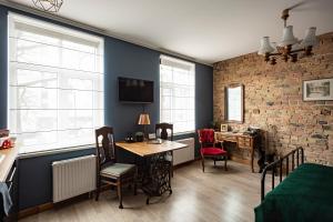 Televiisor ja/või meelelahutuskeskus majutusasutuses Vintage Apartments , Free parking , Self check-in