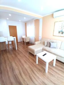 Posezení v ubytování City Center Apartment and Room