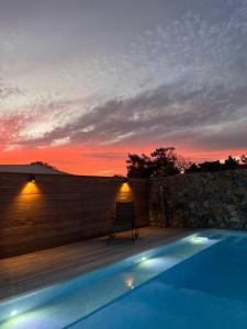 Bazén v ubytování Villa Bel Amour Luxe Plage Marina Golf tout à pied nebo v jeho okolí