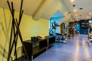 Fitness centrum a/nebo fitness zařízení v ubytování NH Bern The Bristol
