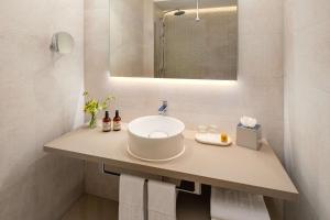 Koupelna v ubytování NH Groningen Hotel