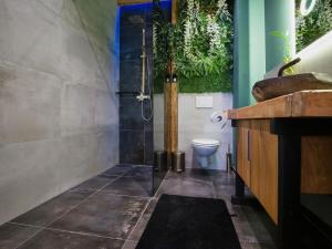 Koupelna v ubytování COLORGRAM Loft - Colorful Design Apartment in Tyrol, presented by AlpenLuxus