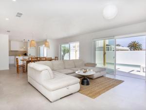 Et opholdsområde på Villa Les Oliveres by Interhome + 21 billeder