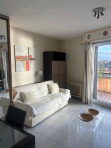 Posezení v ubytování 2 p vue mer terrasse proche monaco