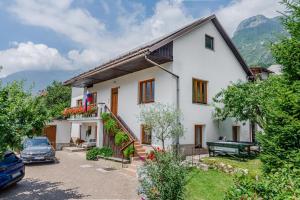 Το κτήριο όπου στεγάζεται  το διαμέρισμα