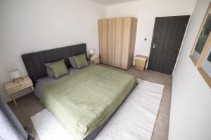 Gallery image of Modern Apartment in Prešov - Steps from DownTown & Parking in Prešov +17 photos