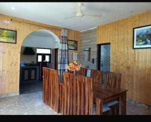 Afbeelding uit fotogalerij van ROYALE PEAKS villa sonamarg Rd 