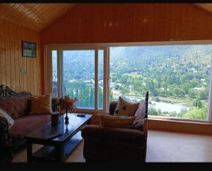 Afbeelding uit fotogalerij van ROYALE PEAKS villa sonamarg Rd 