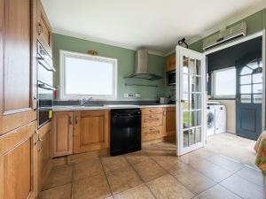 Kuchyň nebo kuchyňský kout v ubytování Northfork Cottage