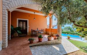 Bazén v ubytovaní Holiday Home Koromani V alebo v jeho blízkosti