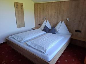 Postel nebo postele na pokoji v ubytování Appartement Etschbacher