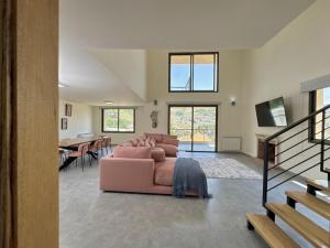 Posezení v ubytování Elva Faqra Duplex 3BR w Balcony