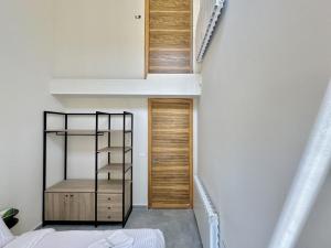 Postel nebo postele na pokoji v ubytování Elva Faqra Duplex 3BR w Balcony