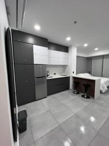 Kuchyň nebo kuchyňský kout v ubytování Apartasuite en Cartagena