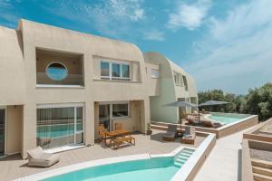 Swimmingpoolen hos eller tæt på Tortuga Luxury Villas Sivota