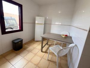 Küche/Küchenzeile in der Unterkunft Anahi Homes Corralejo - Villa Dracaena 2