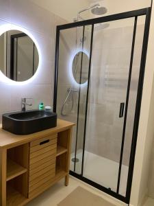 Ένα μπάνιο στο Gili Air, Les Halles et les Grands Buffets