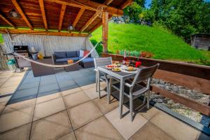 Balkón nebo terasa v ubytování Studio avec sauna - 300m des pistes + 37 fotografií