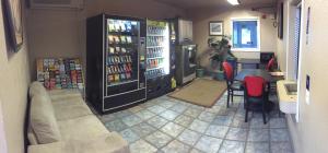 Χώρος καθιστικού στο Hilltop Inn & Suites
