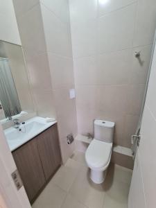 Koupelna v ubytování Insuperable ubicación y acceso + 2 fotografie