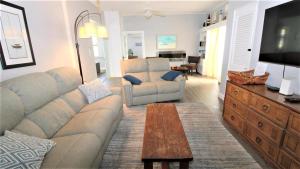 TV a/nebo společenská místnost v ubytování Lands End