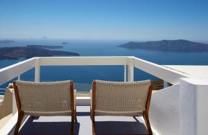 Een balkon of terras bij Whitedeck Santorini