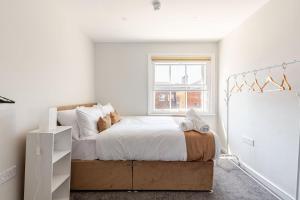 Ένα ή περισσότερα κρεβάτια σε δωμάτιο στο Large 2-Bedroom Apartment, Liverpool City Centre - Sleeps up to 10 +19 φωτογραφίες