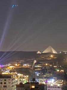Vista generica su Il Cairo o vista sulla città dall'interno dell'hotel