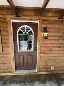 Fotografie z fotogalerie ubytování Hana Cabin sleeps 5 near Windrock general store v destinaci Oliver Springs + 7 fotografií