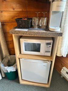 Kuchyň nebo kuchyňský kout v ubytování Homer Floatplane Lodge