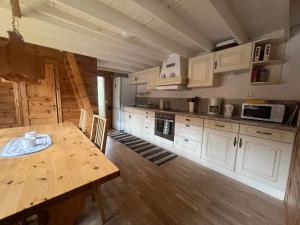 Køkken eller tekøkken på 6 person holiday home in Hestra + 11 billeder