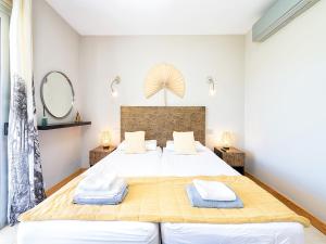 Postel nebo postele na pokoji v ubytování Villa in Salobre Golf with Private Pool + 42 fotografií