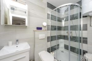 Kúpeľňa v ubytovaní Apartment MiNo + 37 fotografií
